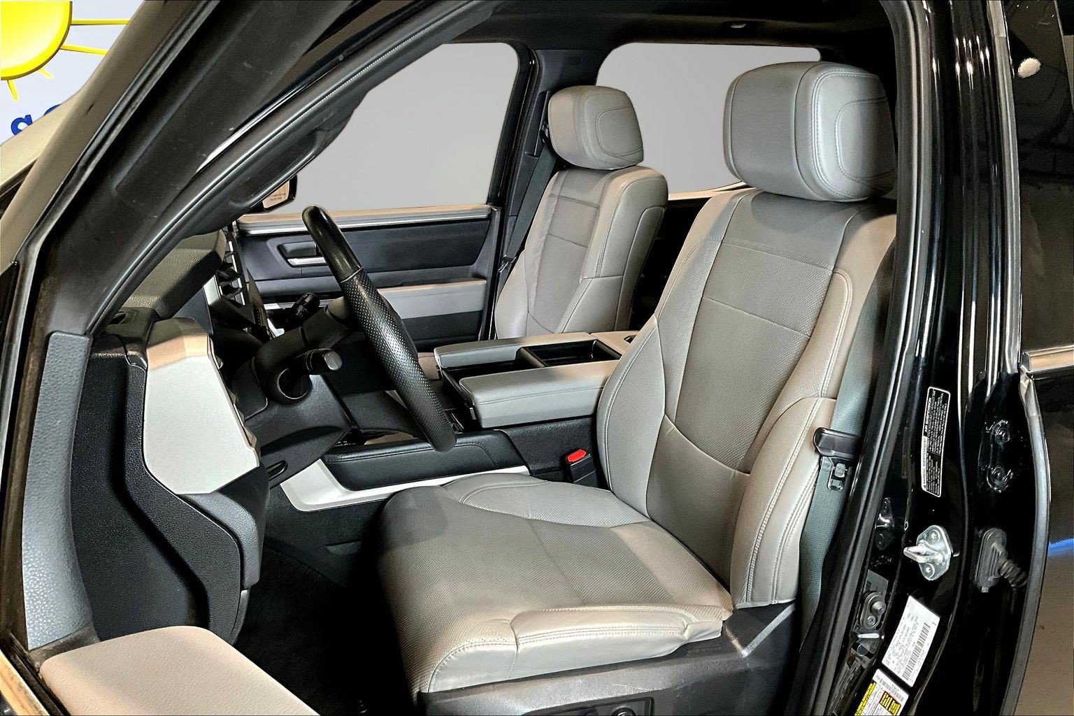 Used 2025 Toyota Tundra Limited AWD/4WD image 22