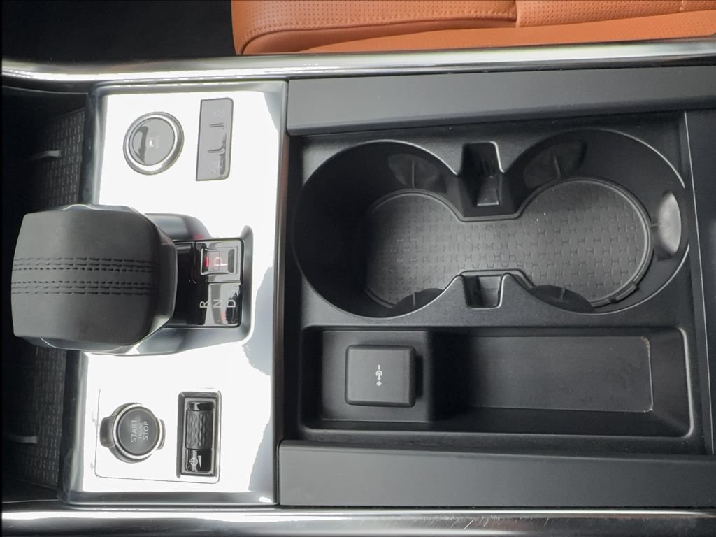 Used 2024 Jaguar XF R-Dynamic SE RWD image 43