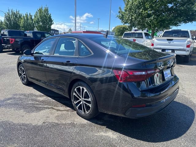 Used 2023 Volkswagen Jetta Sport FWD image 3