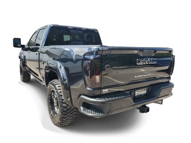 Used 2021 GMC Sierra 2500 Denali w/ Denali Black Diamond Edition AWD/4WD image 3