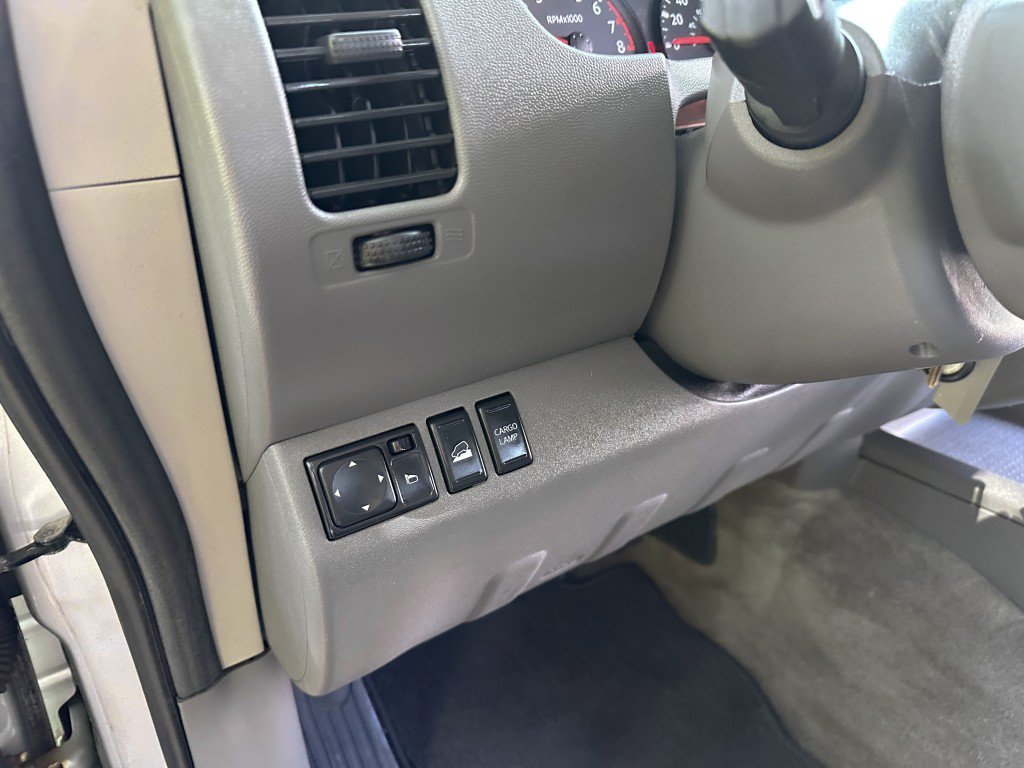 Used 2013 Nissan Frontier SV AWD/4WD image 19