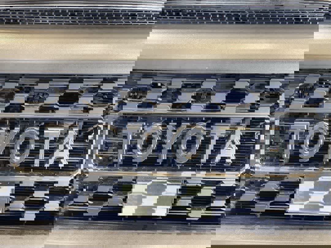 Used 2017 Toyota Tundra Limited w/ Limited Premium Package image 10