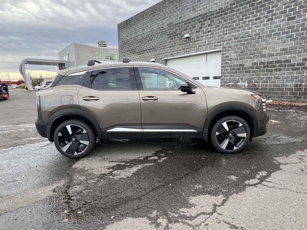New 2026 Nissan Kicks SR w/ Illumination Package AWD/4WD image 6