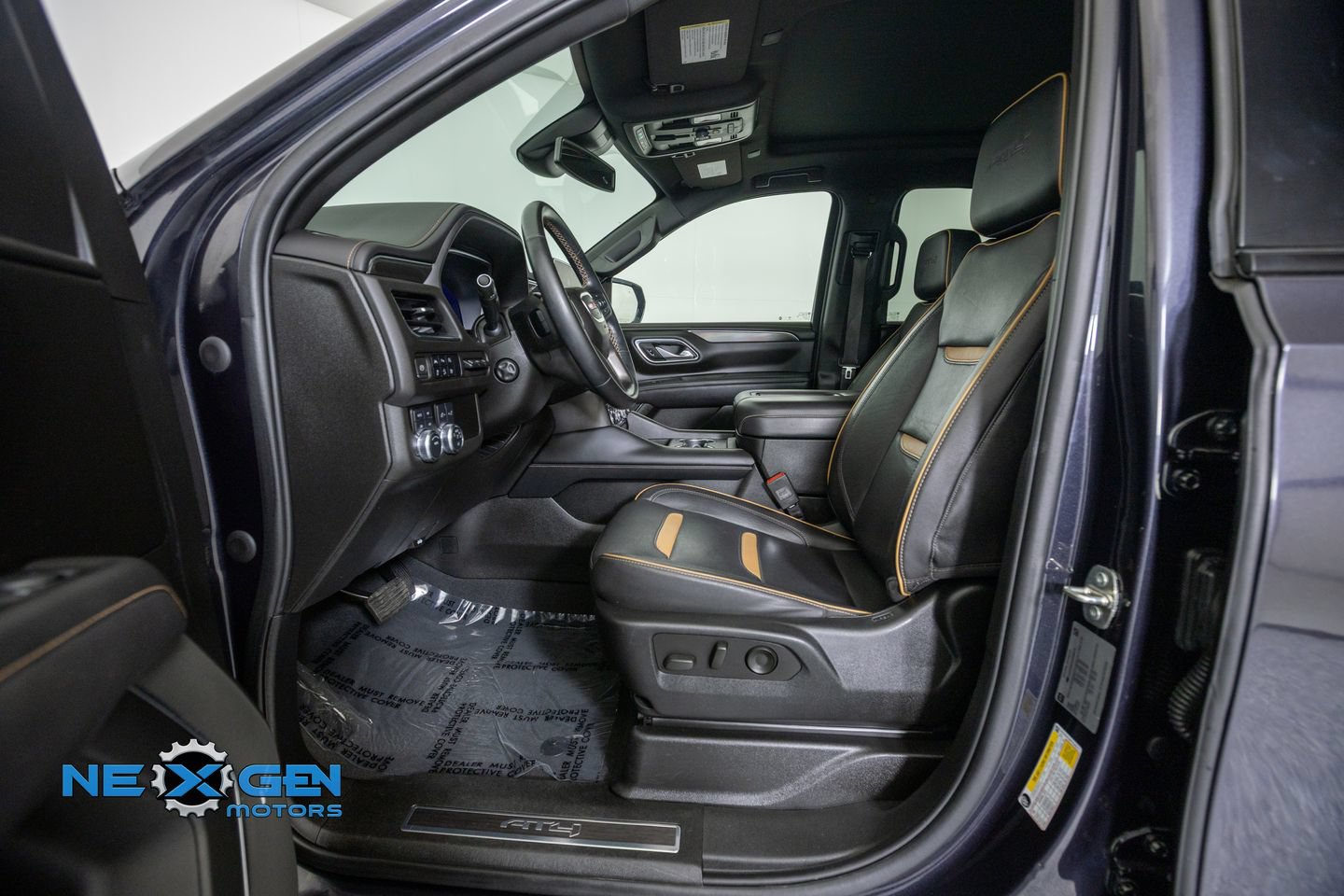 Used 2023 GMC Yukon XL AT4 w/ AT4 Premium Package AWD/4WD image 14