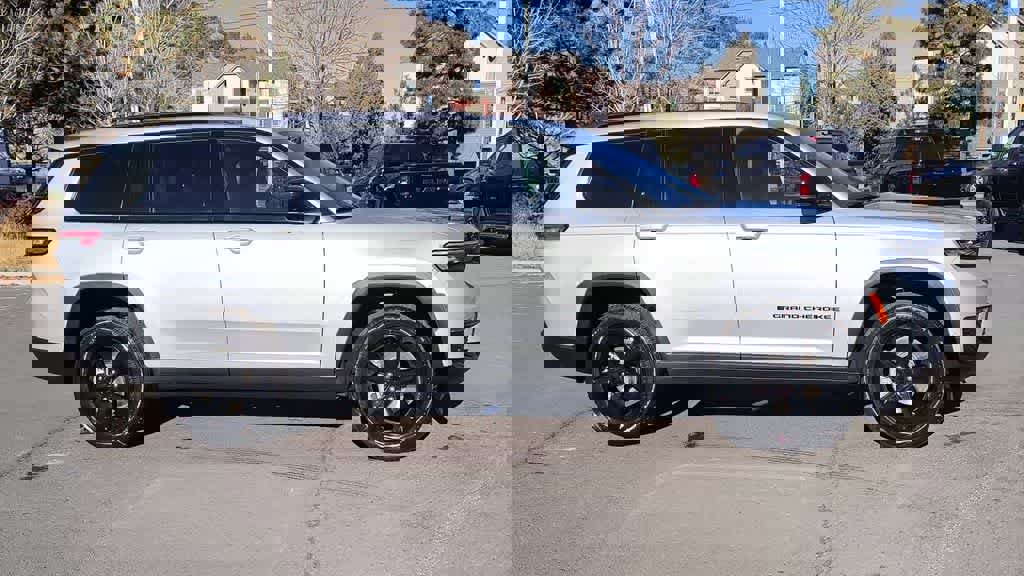 New 2025 Jeep Grand Cherokee L Limited w/ Luxury Tech Group II image 2