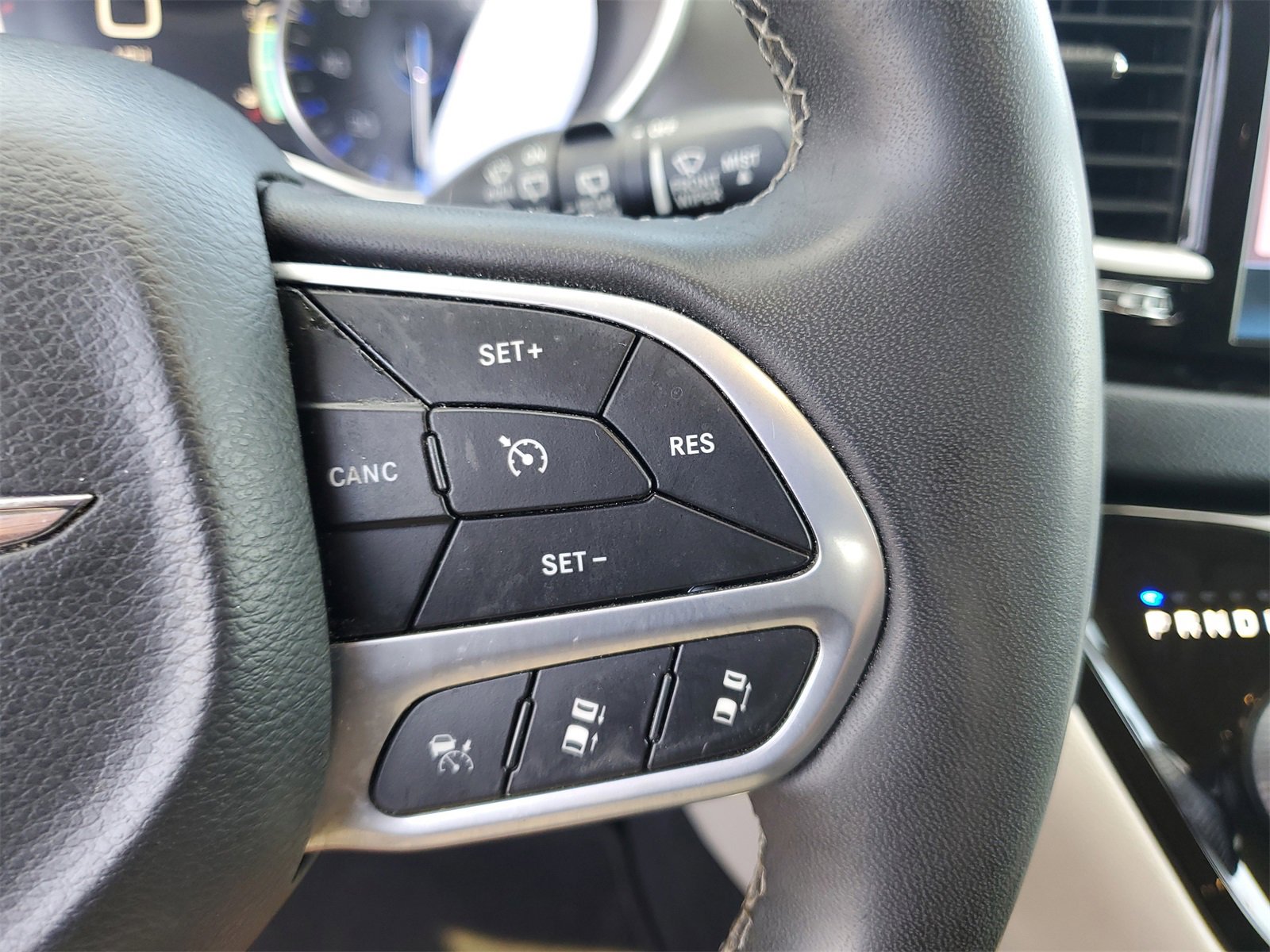 Used 2022 Chrysler Pacifica Touring-L image 18