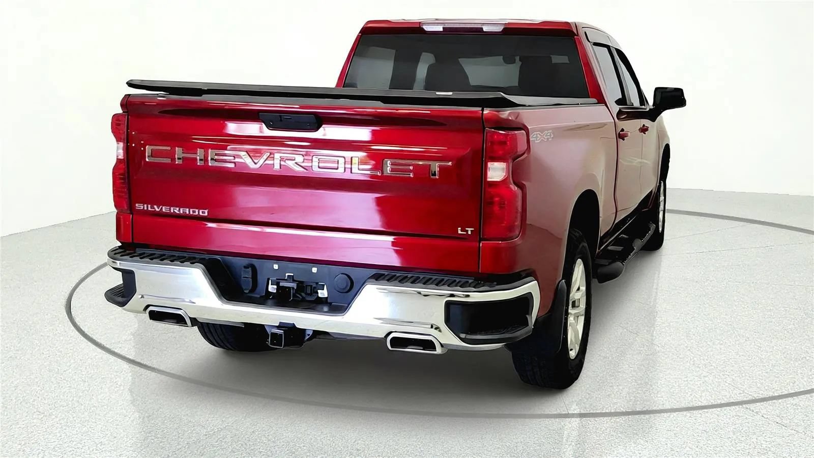 Used 2022 Chevrolet Silverado 1500 LT w/ Z71 Off-Road Package AWD/4WD image 5