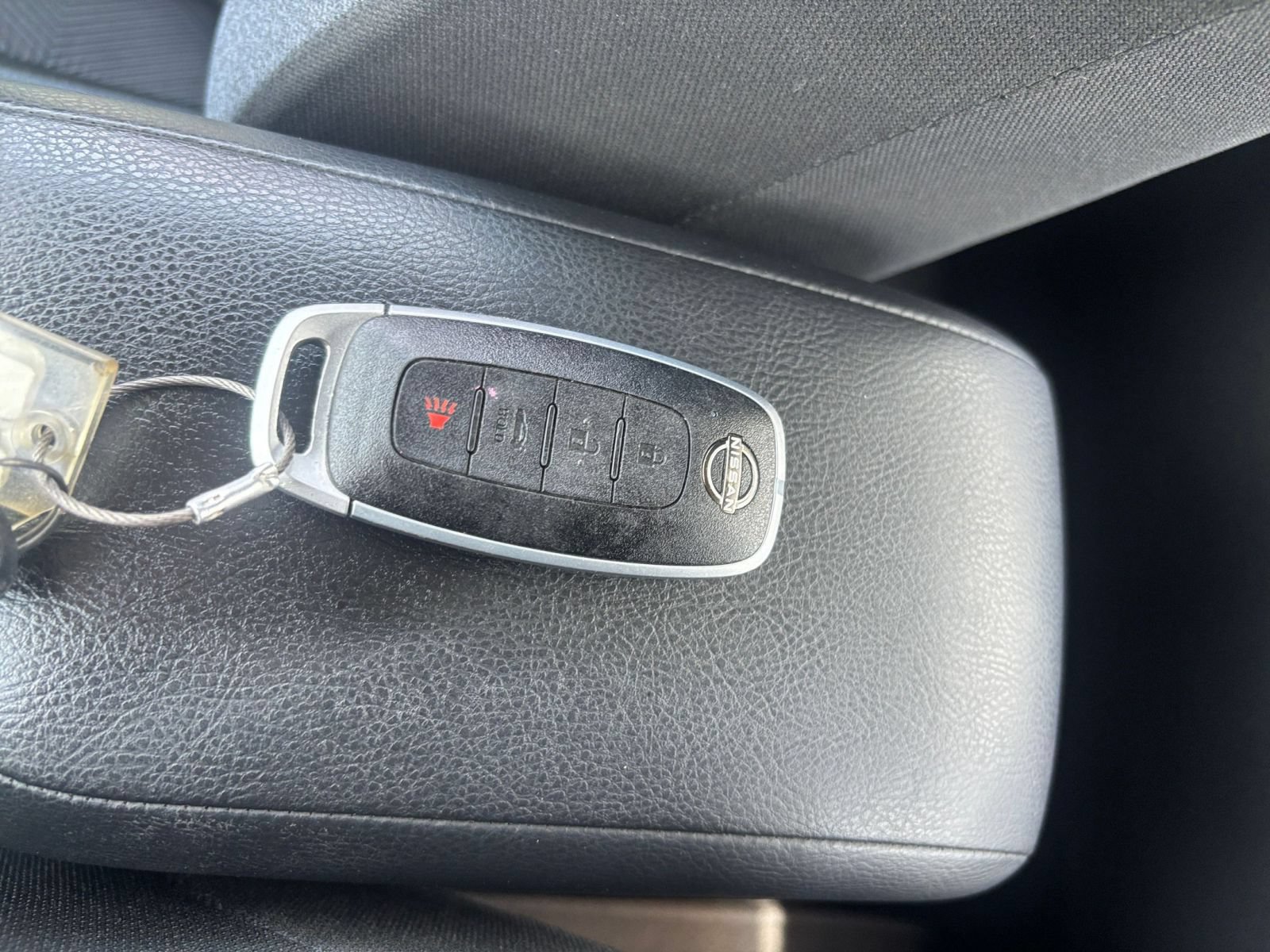 Used 2025 Nissan Versa SV FWD image 21