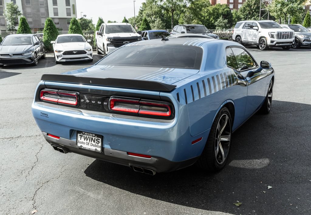 Used 2016 Dodge Challenger R/T RWD image 30