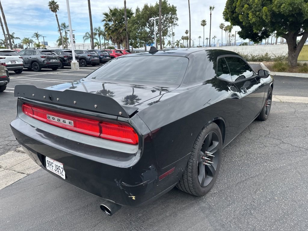 Used 2010 Dodge Challenger SE RWD image 17