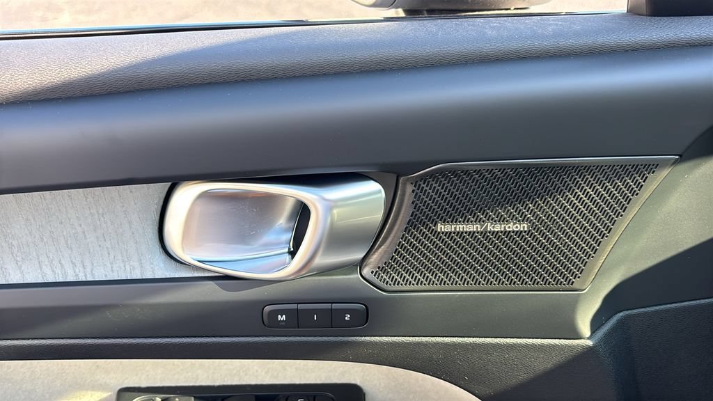 New 2026 Volvo XC40 B5 Ultra w/ Protection Package Premier AWD/4WD image 13
