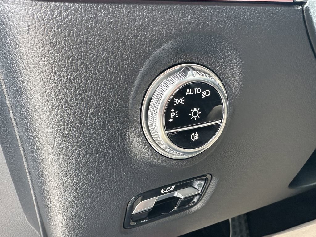 Used 2024 Mercedes-Benz C 300 4MATIC Sedan image 35