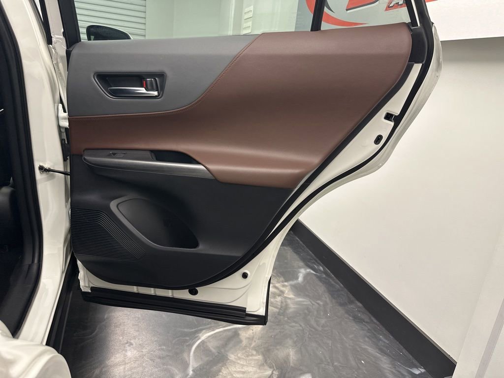 Used 2021 Toyota Venza XLE w/ Softex Package AWD/4WD image 11