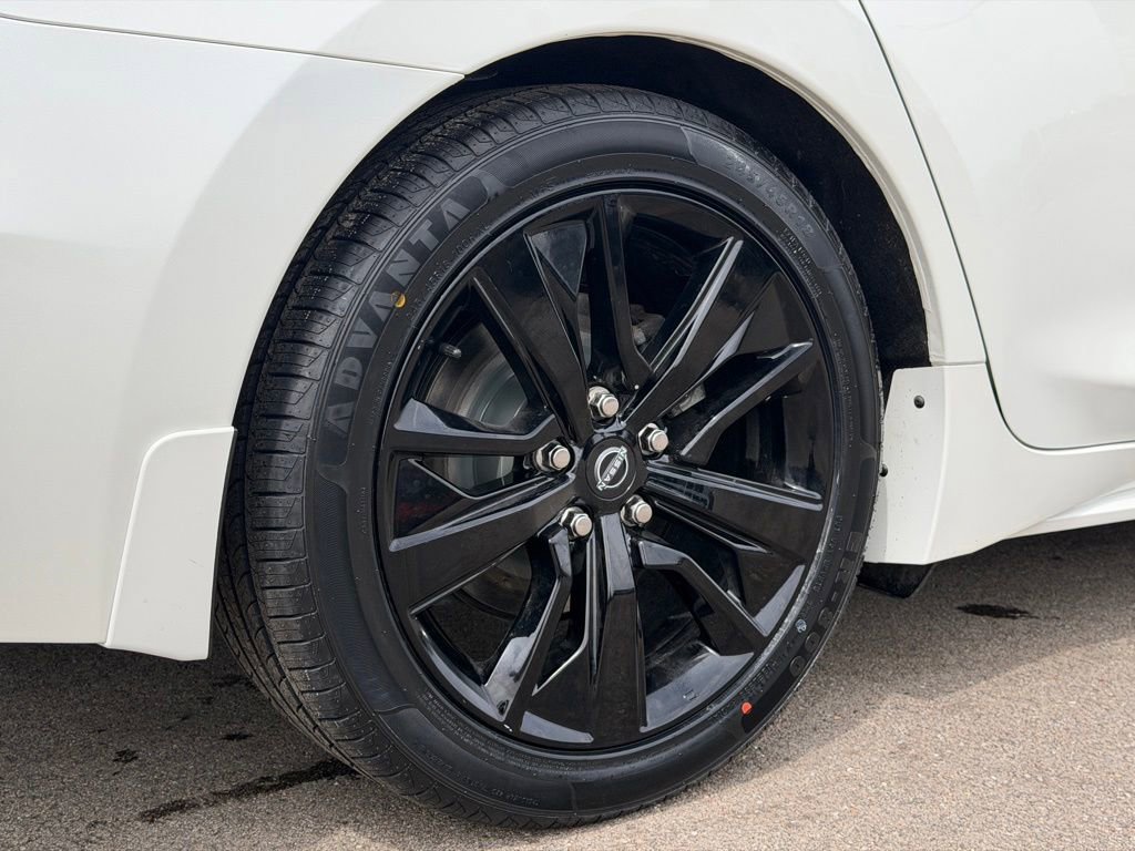 Used 2023 Nissan Maxima SL FWD image 24