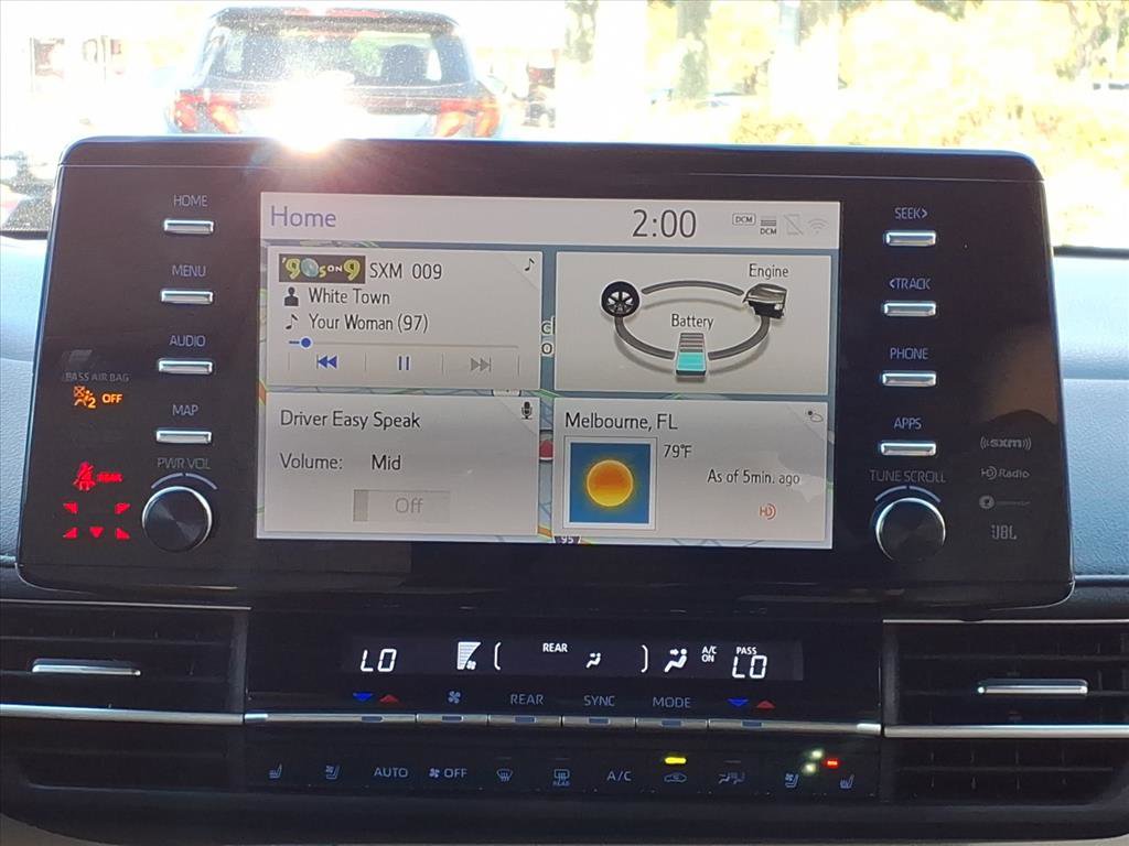 Used 2022 Toyota Sienna Limited image 25