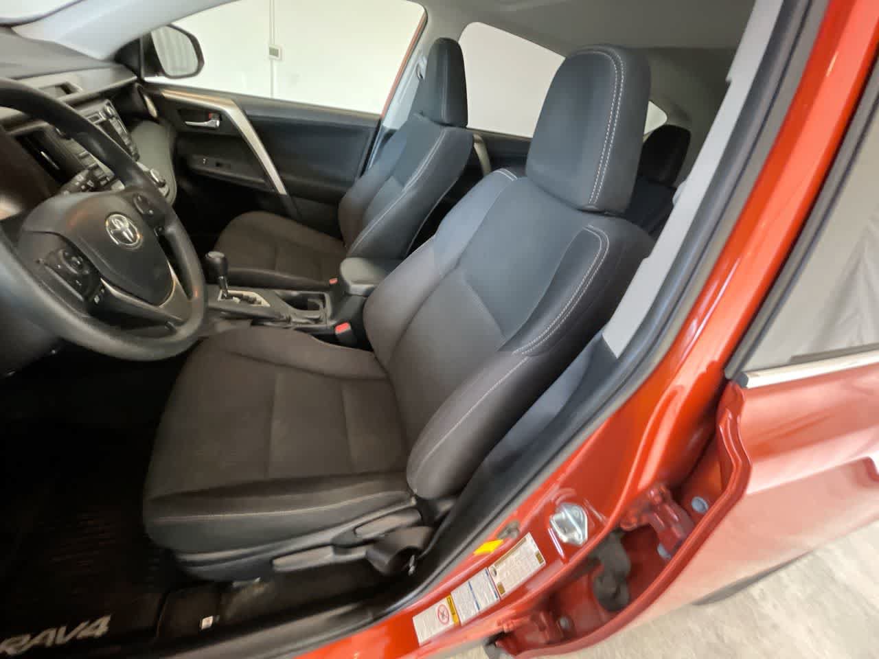 Used 2015 Toyota RAV4 XLE AWD/4WD image 11