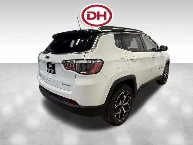 Used 2025 Jeep Compass Limited AWD/4WD image 12