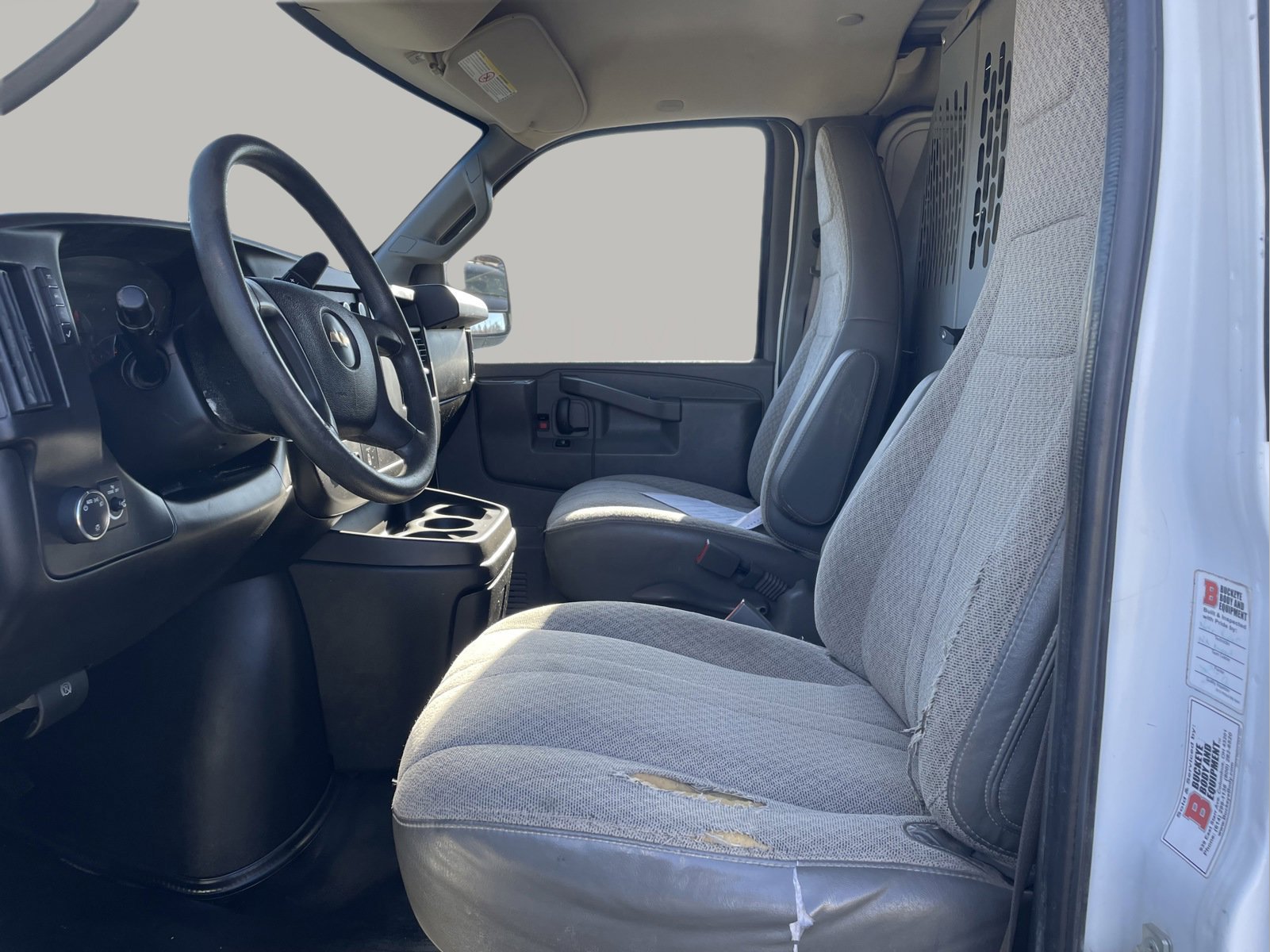 Used 2017 Chevrolet Express 2500 image 9