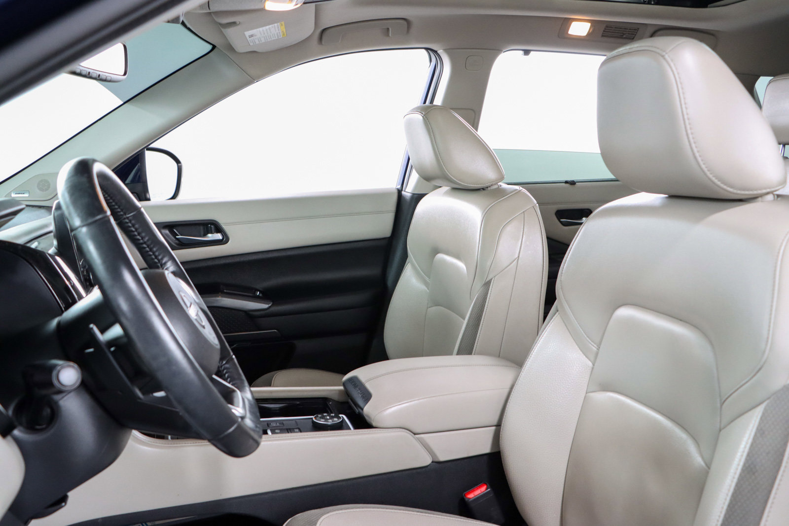 Used 2022 Nissan Pathfinder SL w/ SL Premium Package image 24