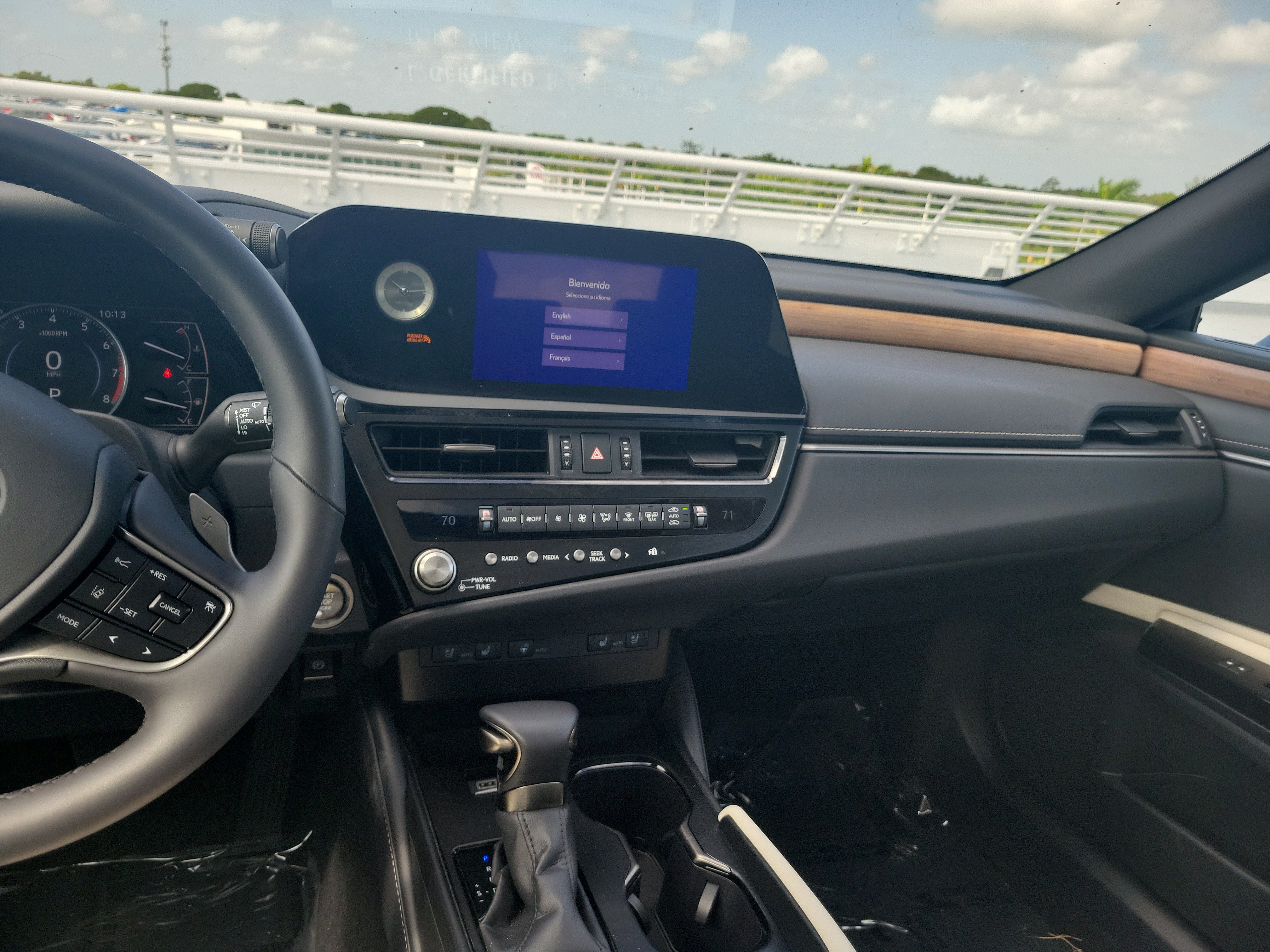 Certified 2023 Lexus ES 250 w/ Premium Package AWD/4WD image 17
