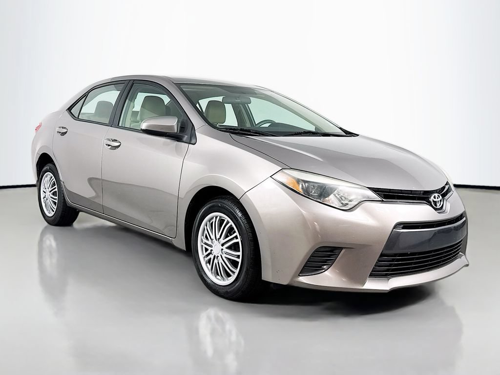Used 2016 Toyota Corolla LE FWD image 4