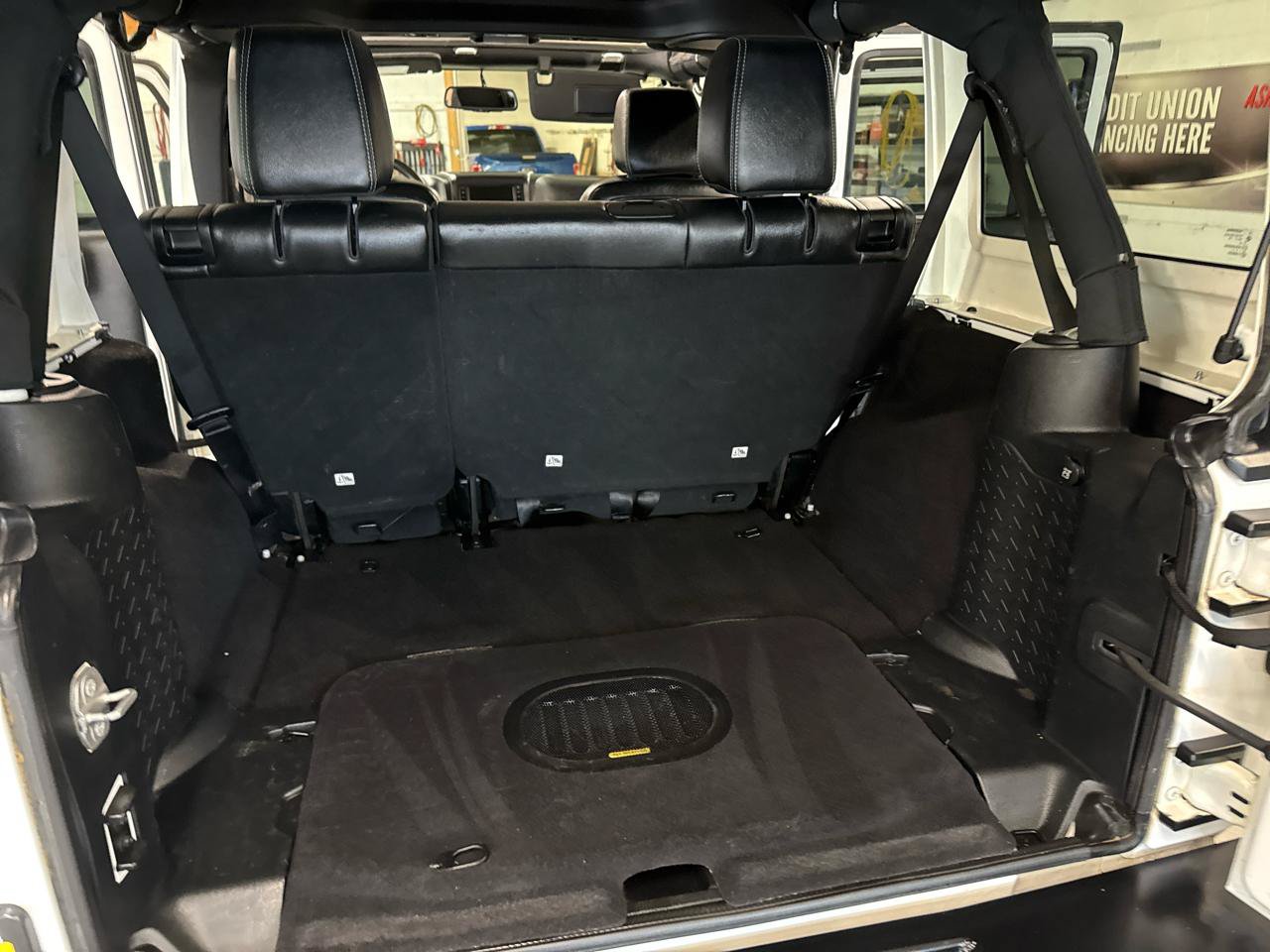Used 2016 Jeep Wrangler Unlimited Rubicon AWD/4WD image 45
