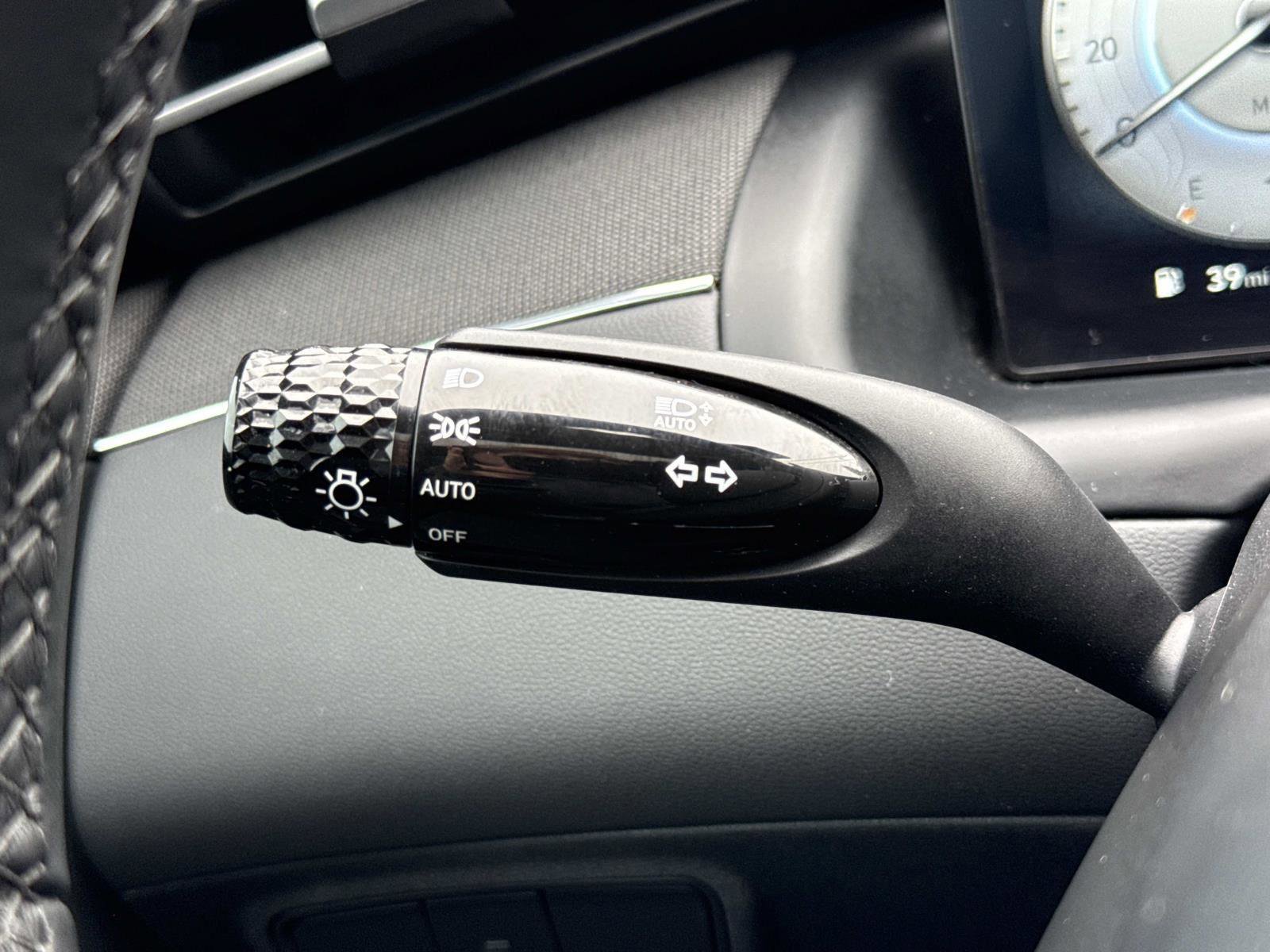 Certified 2023 Hyundai Santa Cruz Limited image 11