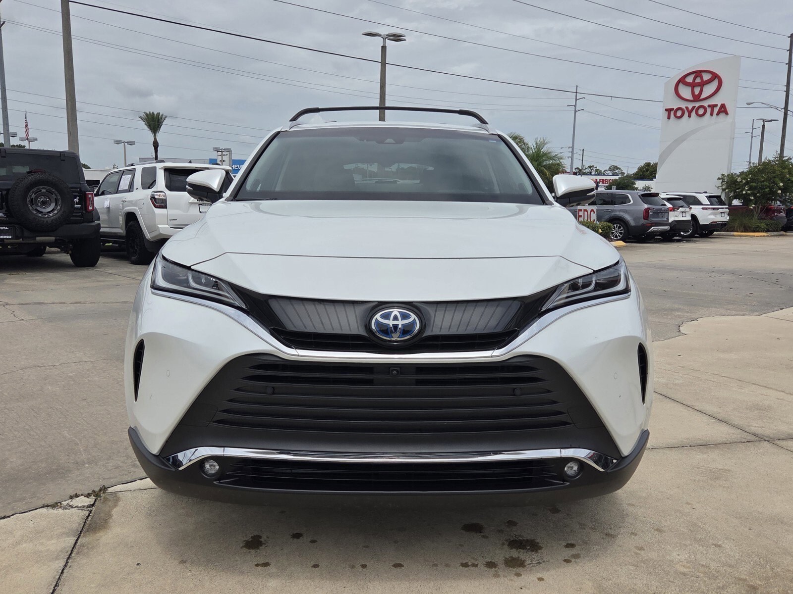 Certified 2024 Toyota Venza Limited AWD/4WD image 2