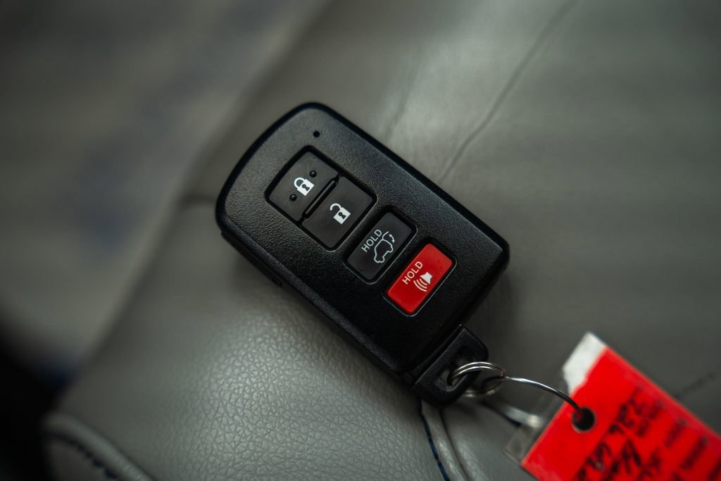 Used 2019 Toyota Highlander XLE AWD/4WD image 45