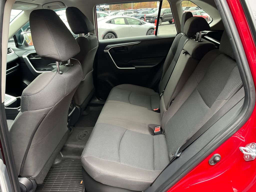 Used 2025 Toyota RAV4 LE image 21