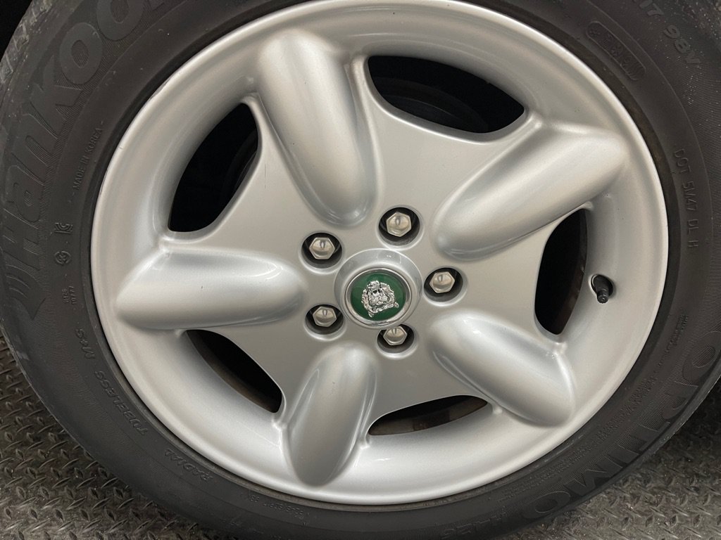Used 1999 Jaguar XK8 image 36