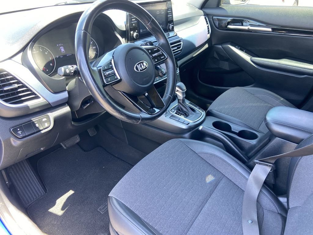 Used 2021 Kia Seltos S FWD image 6