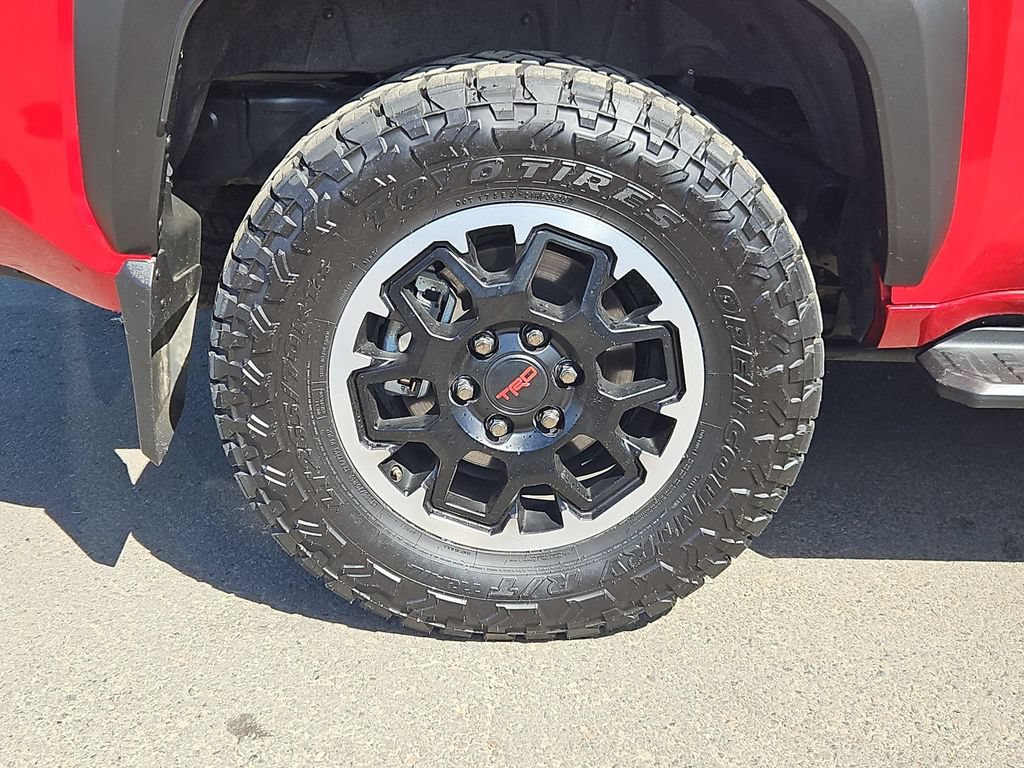 Used 2025 Toyota 4Runner TRD Off-Road Premium AWD/4WD image 9