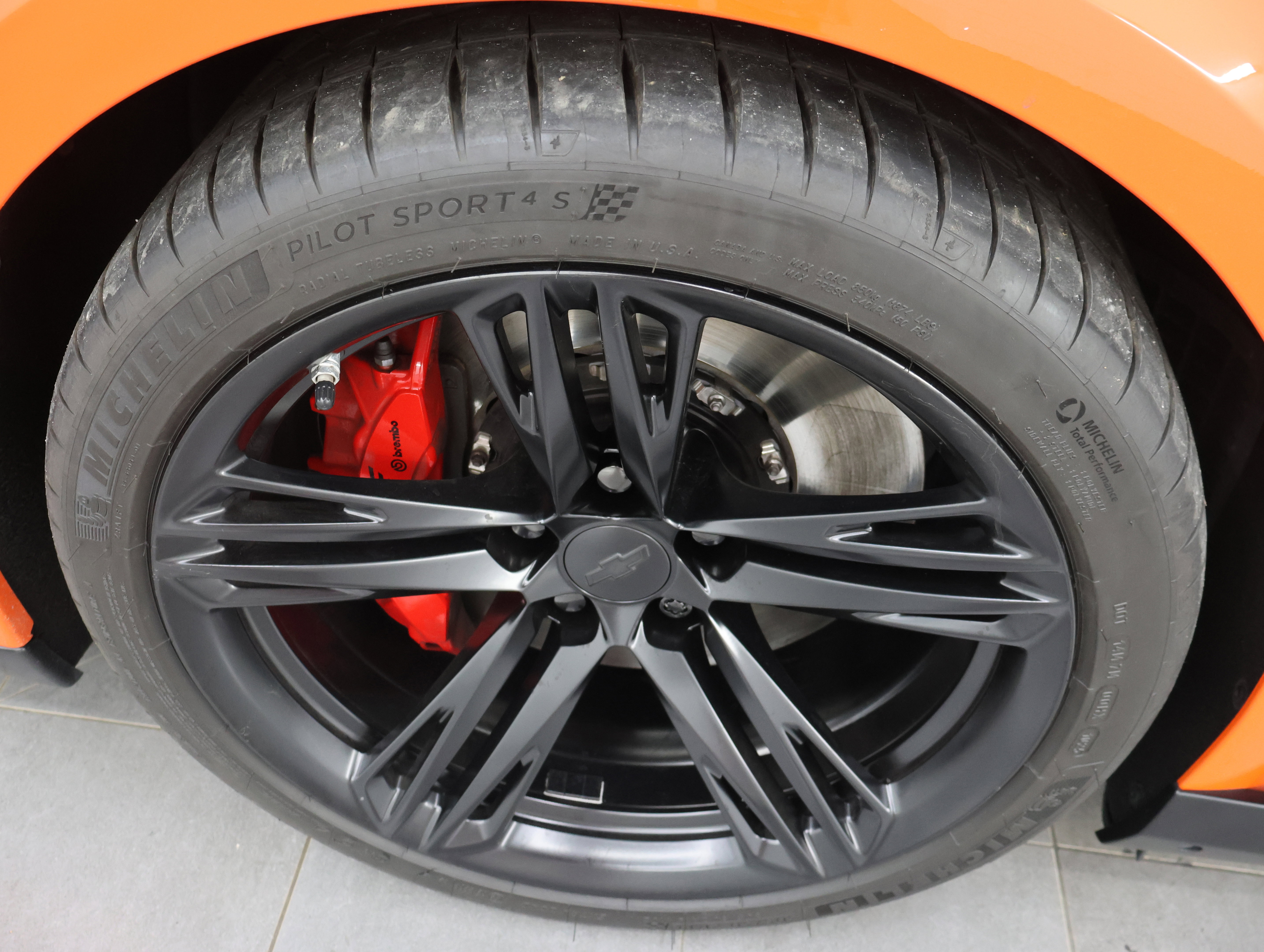 Used 2021 Chevrolet Camaro ZL1 RWD image 3