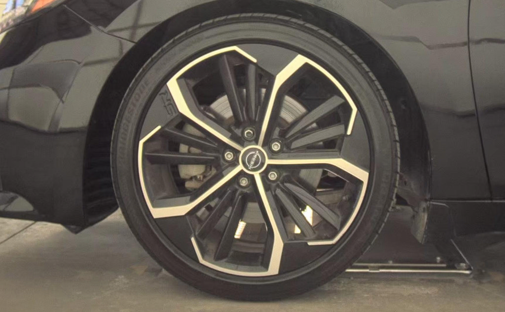 Used 2022 Nissan Maxima SR w/ Sport Mat Group FWD image 5