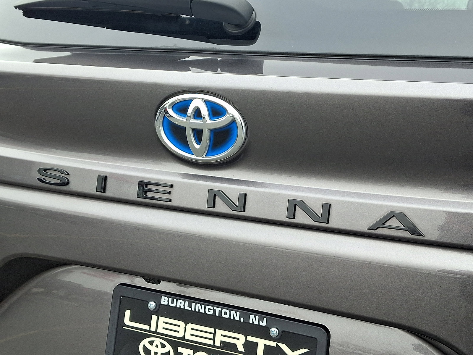 Used 2021 Toyota Sienna XSE w/ XSE Plus Package image 30