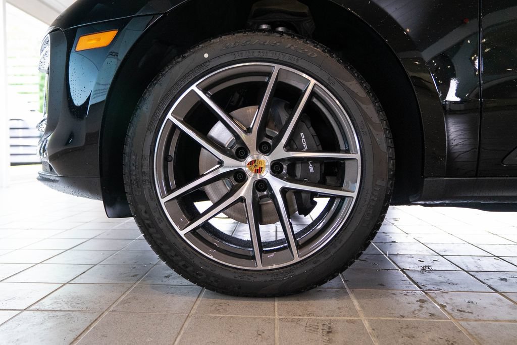 New 2026 Porsche Macan AWD/4WD image 12