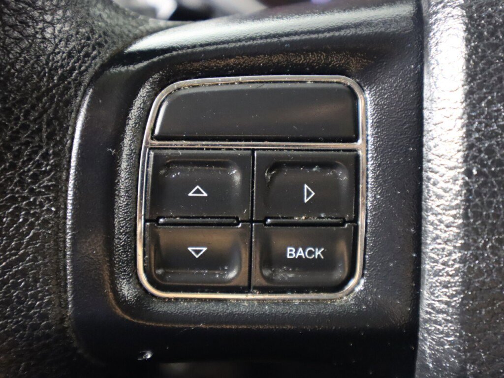 Used 2019 Dodge Journey SE image 11