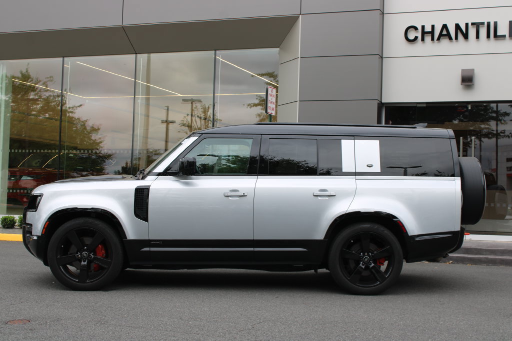 Used 2023 Land Rover Defender 130 X AWD/4WD image 6