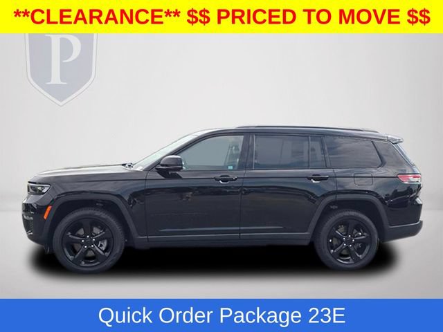 Used 2023 Jeep Grand Cherokee L Limited w/ Black Appearance Package AWD/4WD image 12