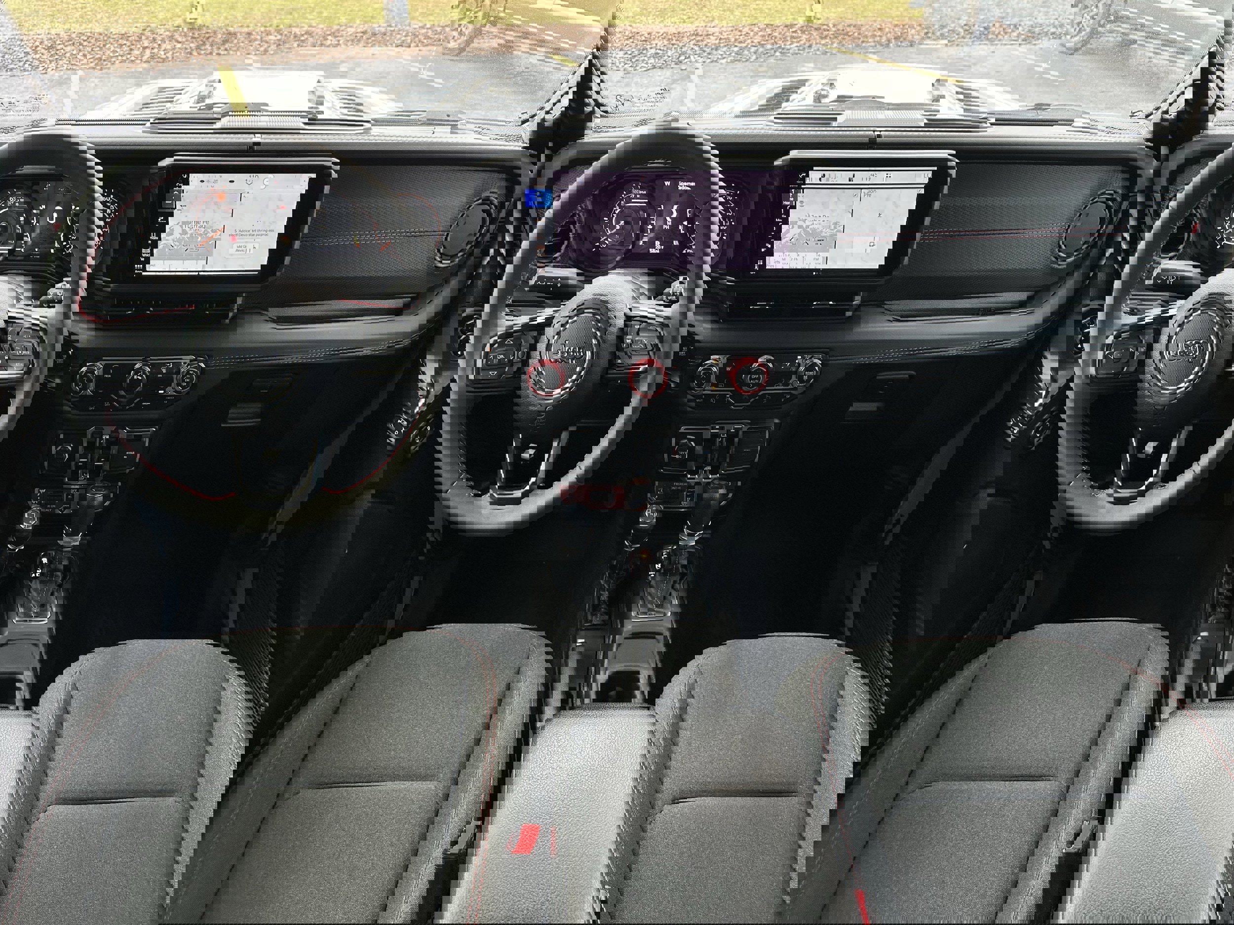 Used 2024 Jeep Wrangler Unlimited Rubicon w/ XTREMEE 35" Tire Package image 13