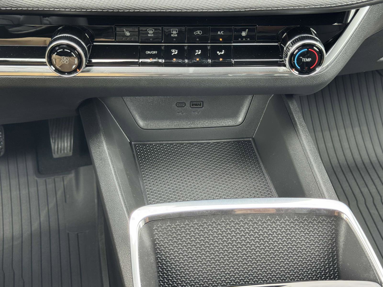 New 2026 Chevrolet Equinox LT w/ LPO, Floor Liner Package image 5