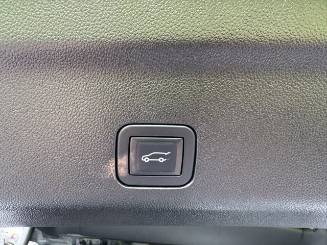 Used 2025 Chevrolet Tahoe Z71 AWD/4WD image 15