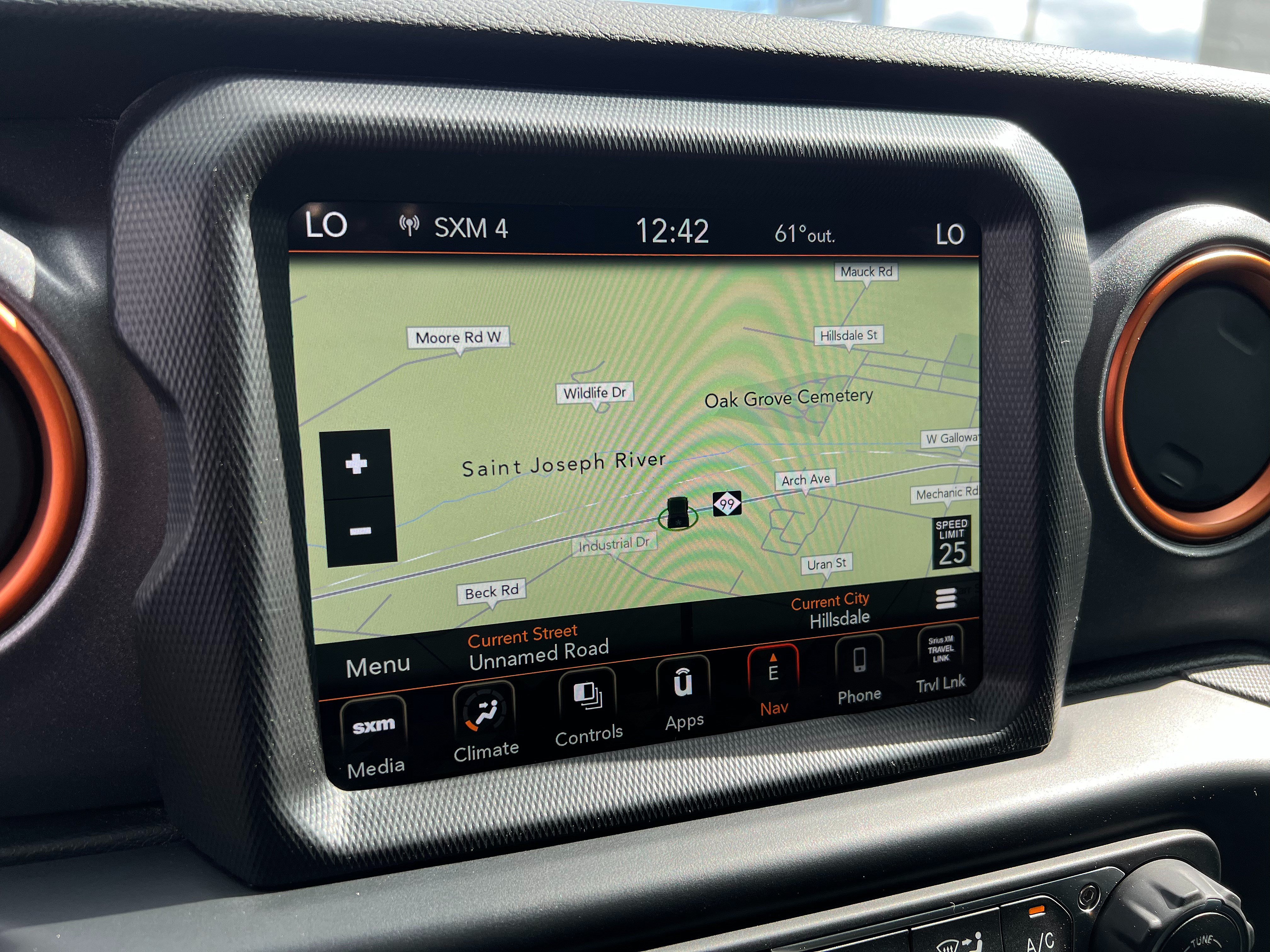 Used 2022 Jeep Gladiator Mojave AWD/4WD image 19
