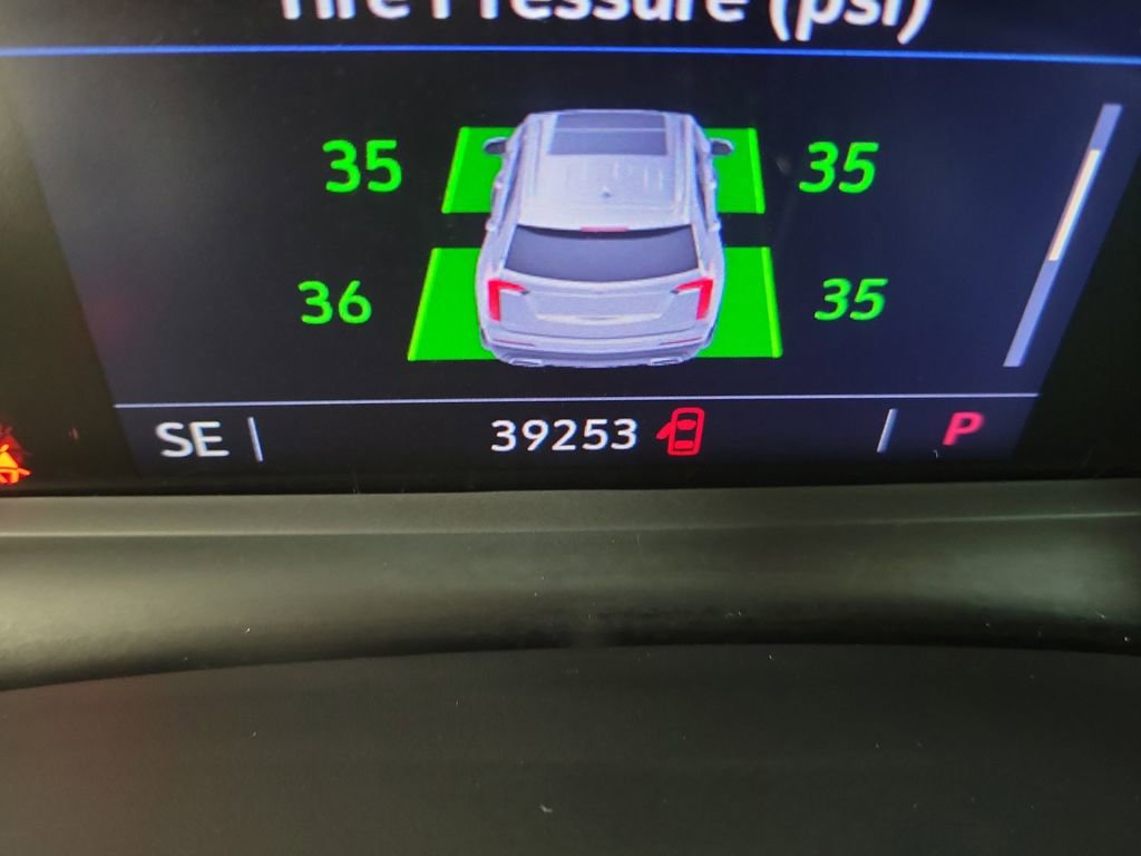 Certified 2024 Cadillac XT6 Premium Luxury FWD image 26