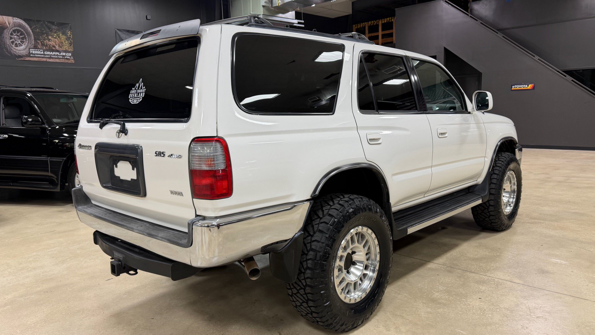 Used 2000 Toyota 4Runner SR5 w/ Upgrade Value Pkg 4 AWD/4WD image 6