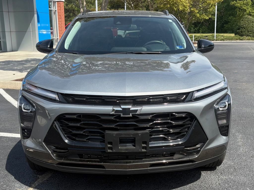 Used 2025 Chevrolet Trax ACTIV w/ Driver Confidence Package image 3