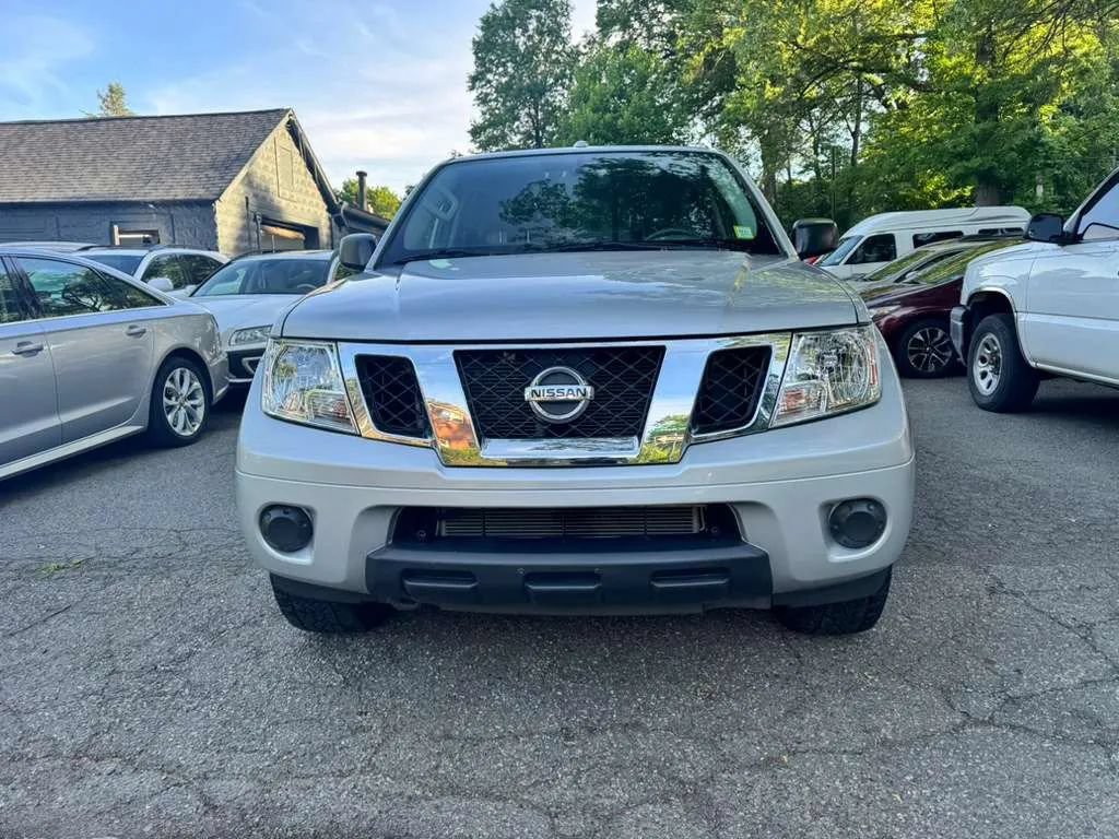 Used 2017 Nissan Frontier SV AWD/4WD image 2