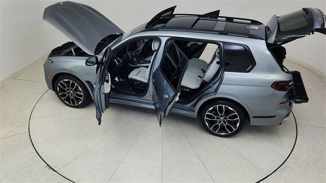 Used 2023 BMW X7 xDrive40i w/ M Sport Package image 93