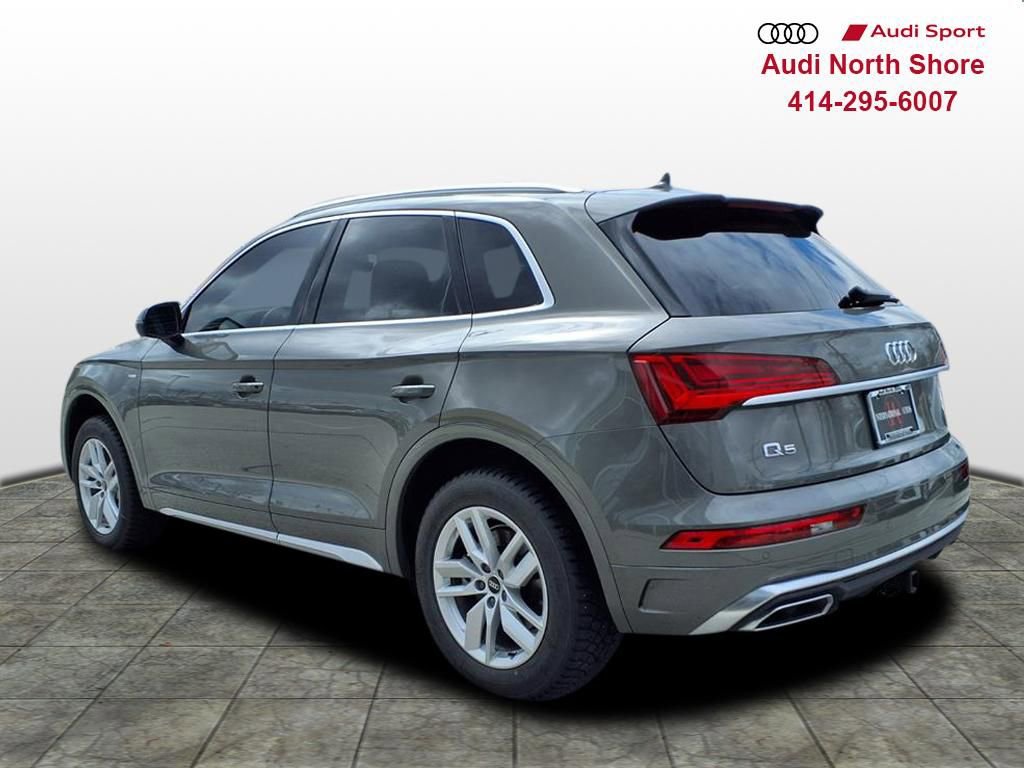 Used 2023 Audi Q5 2.0T Premium w/ Convenience Package image 2